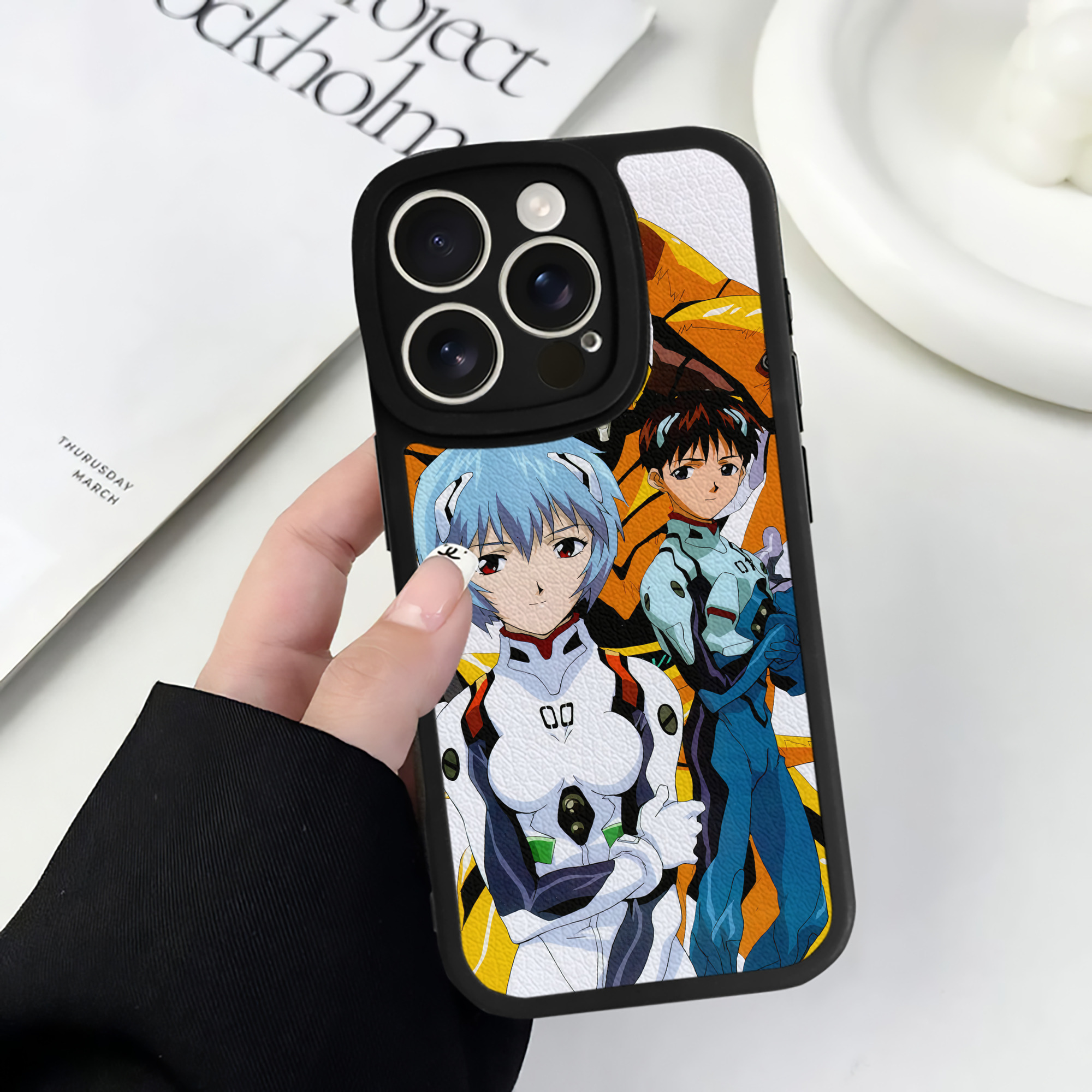 （画像用） EVA 新世紀エヴァンゲリオン 【iPhone 16シリーズ対応】シリコンスマホケース（レザー調） 材質：シリコン